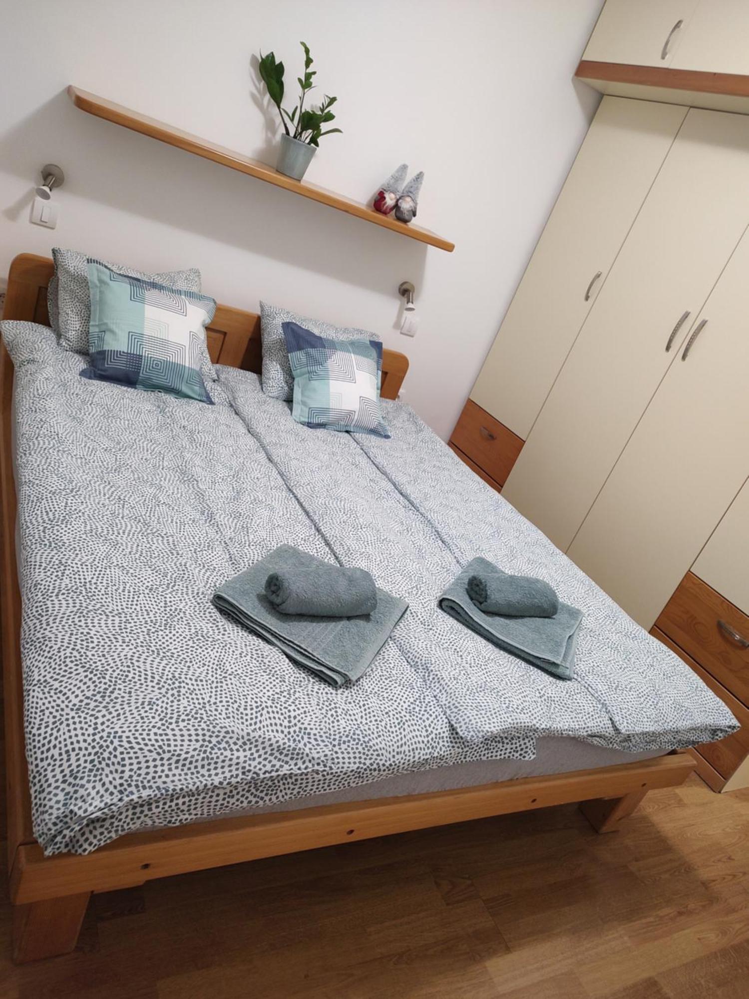 Twowheels Apartment - Apartment With Bicycles Novi Sad Buitenkant foto